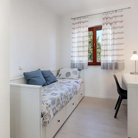 Apartment Lina - Pool And Sea View Starigrad Paklenica Exterior foto