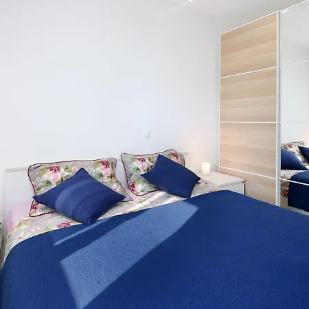 Apartment Lina - Pool And Sea View Starigrad Paklenica Exterior foto