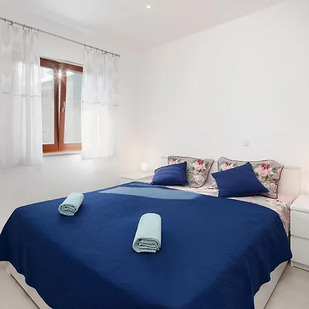 Apartment Lina - Pool And Sea View Starigrad Paklenica Exterior foto