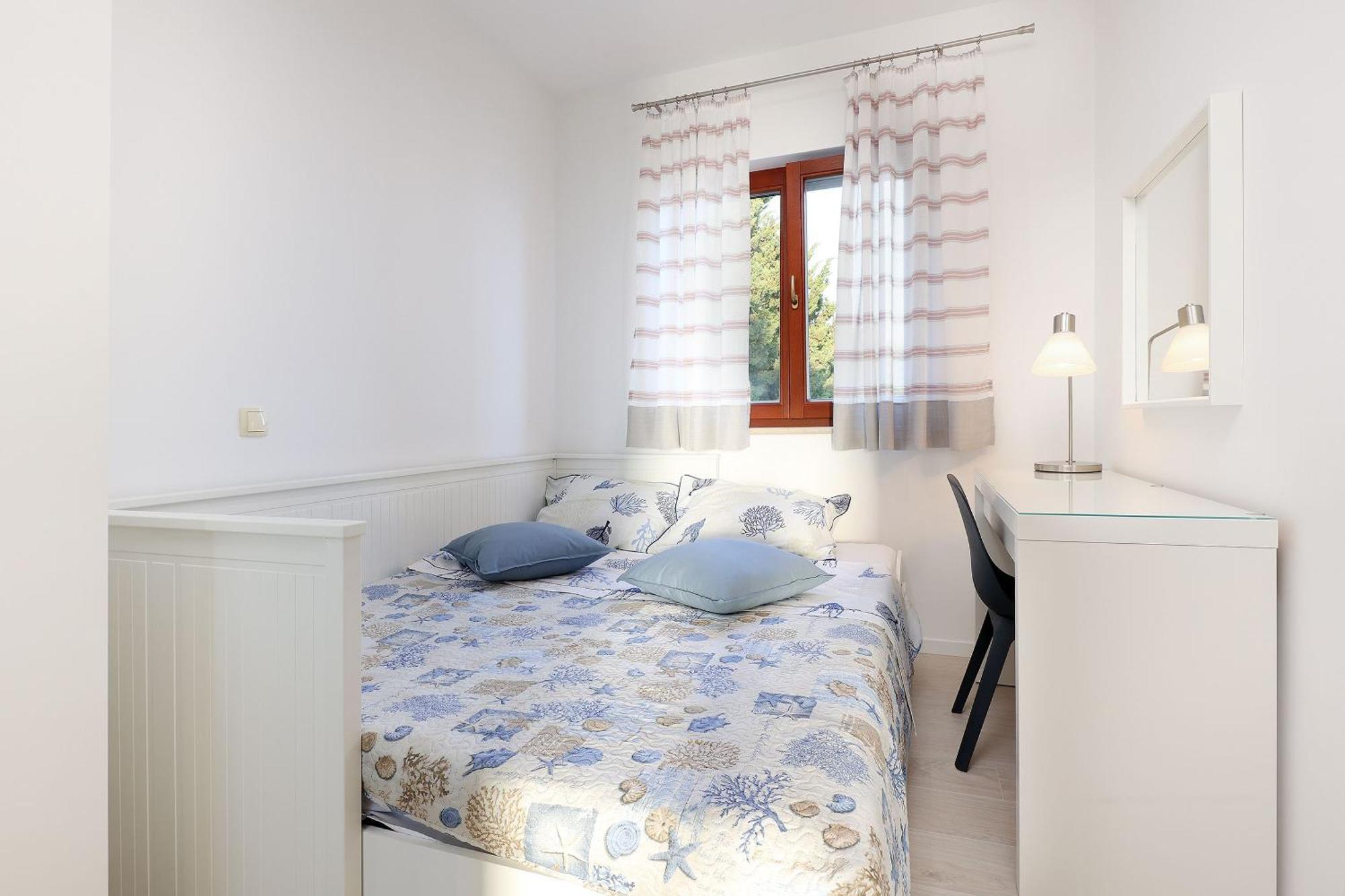 Apartment Lina - Pool And Sea View