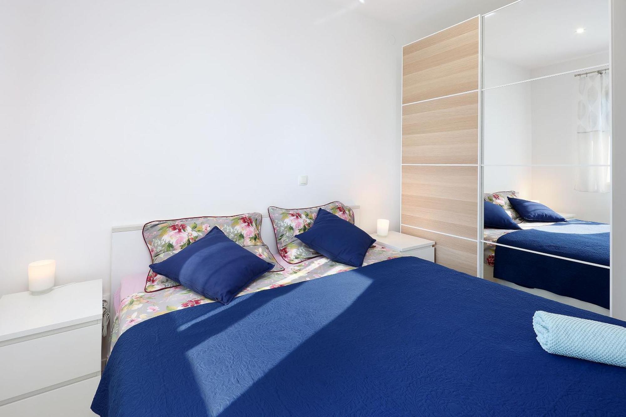 Apartment Lina - Pool And Sea View